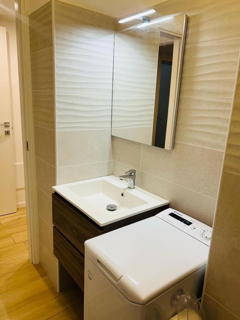 Easy Room Italy Rogoredo ミラノ エクステリア 写真