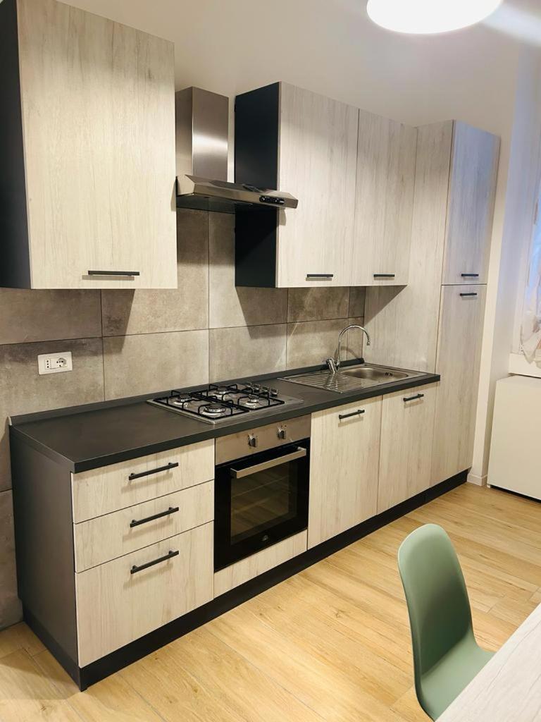 Easy Room Italy Rogoredo ミラノ エクステリア 写真